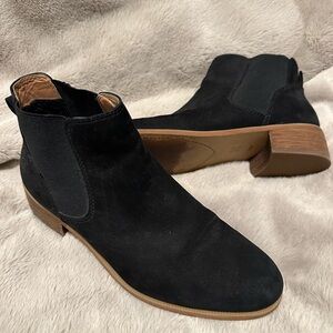 Women’s Black Chelsea Boots